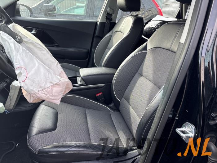 Kia Niro I E-Niro 64 kWh Sloopvoertuig (2021, Zwart)
