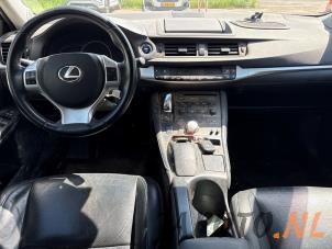 Lexus CT 200h 1.8 16V Sloopvoertuig (2011, Wit)
