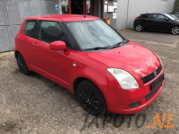 Suzuki Swift 1.5 VVT 16V Sloopvoertuig (2005, Rood)