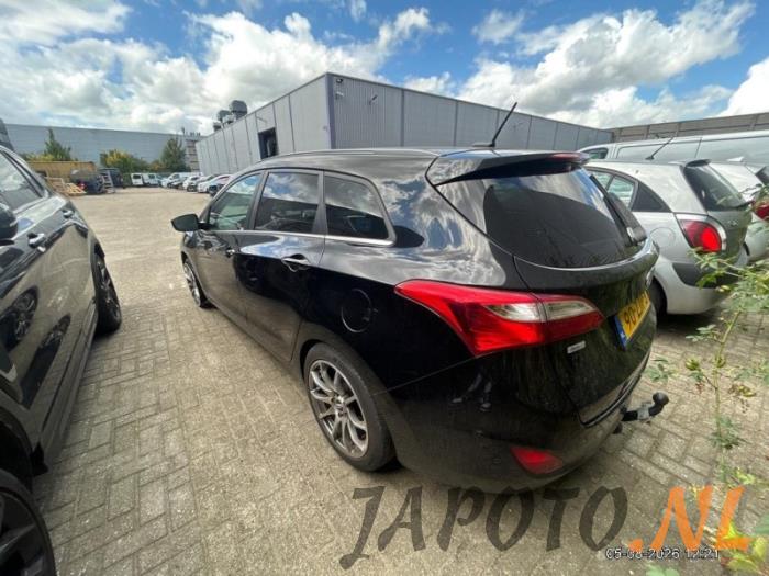 Hyundai i30 Wagon 1.6 GDI Blue 16V Sloopvoertuig (2012, Zwart)