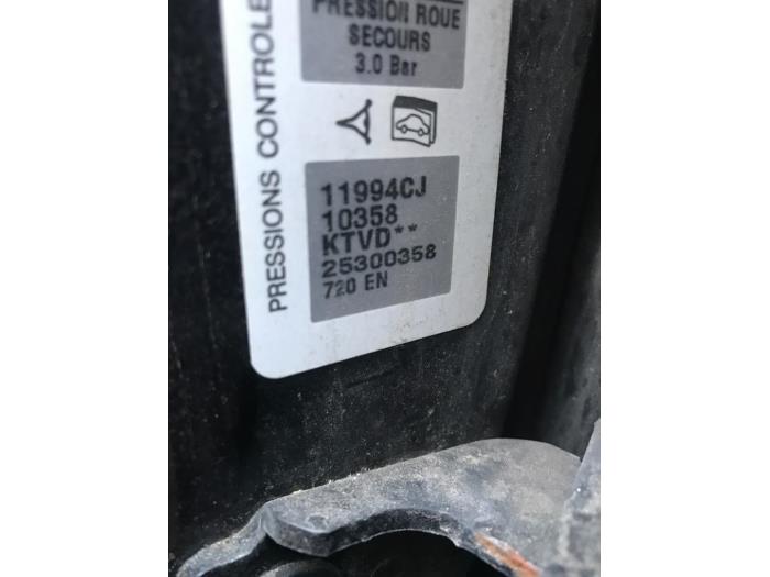 Citroen C5 III Tourer 2.0 HDiF 16V Sloopvoertuig (2011, Zwart)