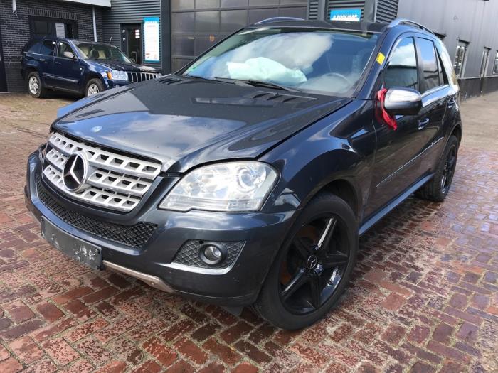 Mercedes ML II 4.0 ML-450 CDI 4-Matic V8 32V Sloopvoertuig (2011)