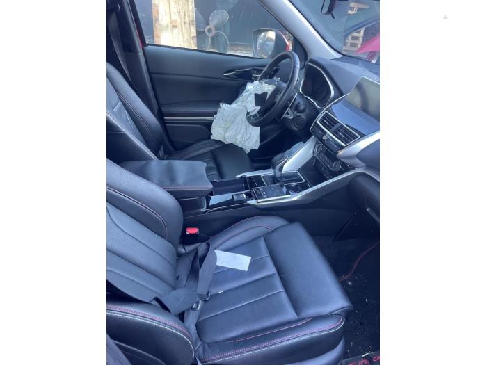 Mitsubishi Eclipse Cross 1.5 Turbo 16V 2WD Sloopvoertuig (2019, Rood)