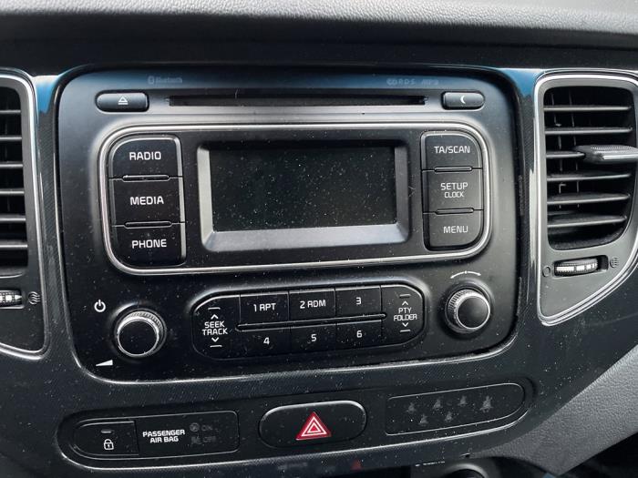 Kia Carens IV 1.7 CRDi 16V Sloopvoertuig (2014, Ijzer, Rood)