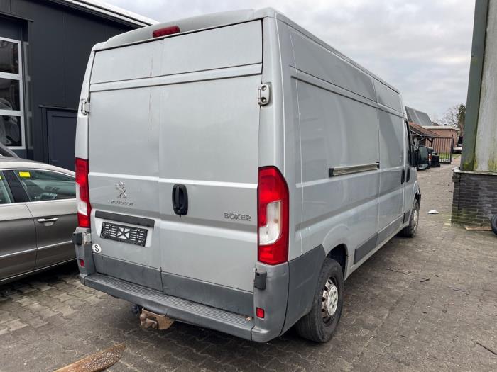 Peugeot Boxer 2.2 HDi 150 Sloopvoertuig (2016, Zilvergrijs)