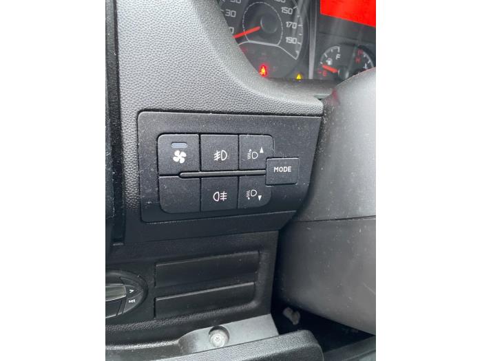 Peugeot Boxer 2.2 HDi 150 Sloopvoertuig (2016, Zilvergrijs)