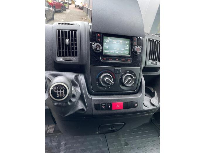 Peugeot Boxer 2.2 HDi 150 Sloopvoertuig (2016, Zilvergrijs)