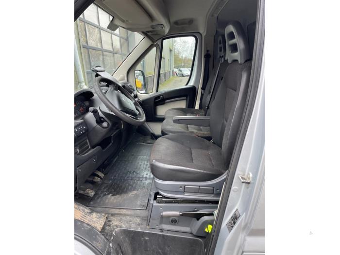 Peugeot Boxer 2.2 HDi 150 Sloopvoertuig (2016, Zilvergrijs)