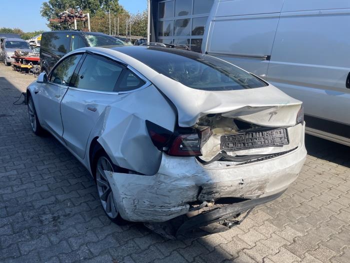 Tesla Model 3 Long Range AWD 75 kWh Sloopvoertuig (2020, Wit)