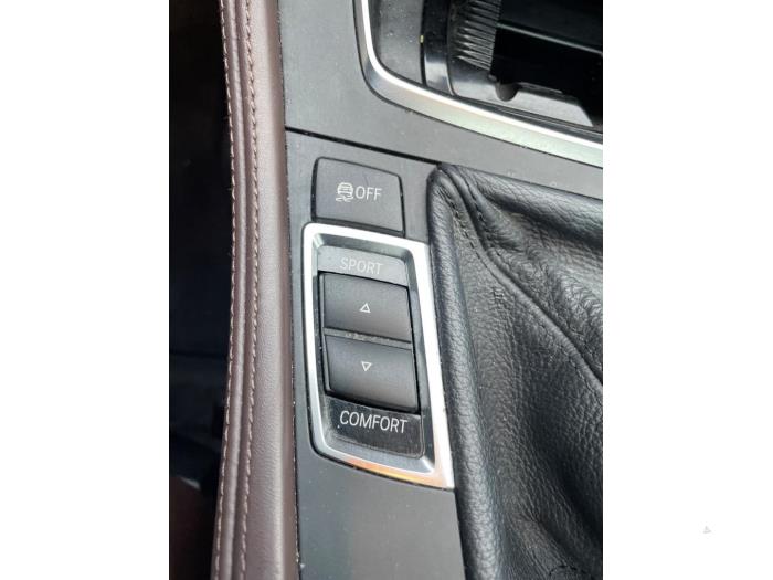 BMW 5 serie 535i 24V TwinPower Turbo Sloopvoertuig (2015, Champagne)