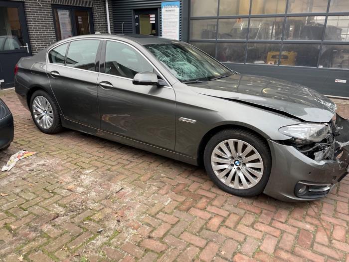 BMW 5 serie 535i 24V TwinPower Turbo Sloopvoertuig (2015, Champagne)