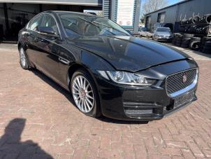 Jaguar XE 2.0d 180 16V  (Sloop)