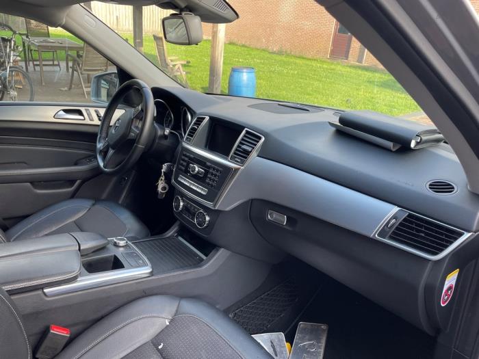 Mercedes ML III 2.1 ML-250 CDI 16V BlueTEC 4-Matic Sloopvoertuig (2013, Metallic, Zilver)