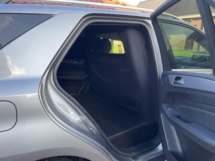 Mercedes ML III 2.1 ML-250 CDI 16V BlueTEC 4-Matic Sloopvoertuig (2013, Metallic, Zilver)