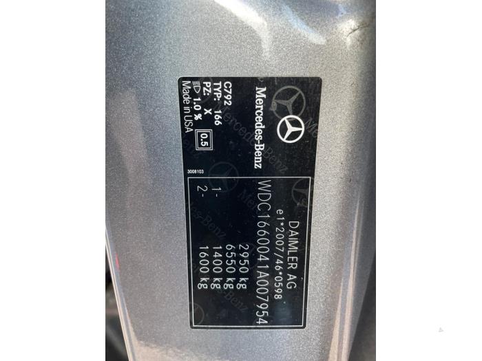 Mercedes ML III 2.1 ML-250 CDI 16V BlueTEC 4-Matic Sloopvoertuig (2013, Metallic, Zilver)