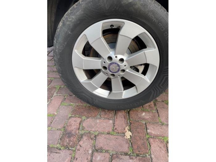 Mercedes ML III 2.1 ML-250 CDI 16V BlueTEC 4-Matic Sloopvoertuig (2013, Metallic, Zilver)