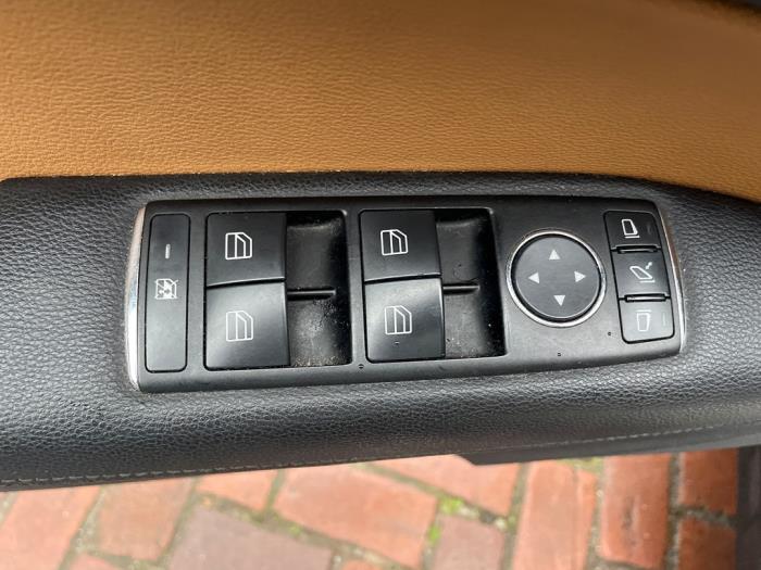 Mercedes E E-350 CGI V6 24V Sloopvoertuig (2009, Zwart)