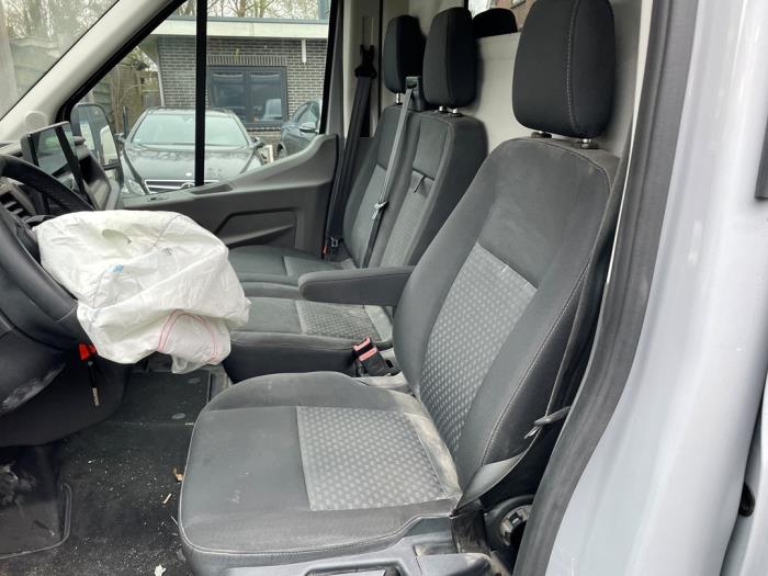 Ford Transit 2.0 TDCi 16V Eco Blue mHEV 170 Sloopvoertuig (2023, Grijs)