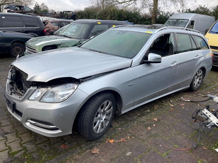 Mercedes E Estate E-250 CDI 16V BlueEfficiency 4-Matic Sloopvoertuig (2012, Zilvergrijs)