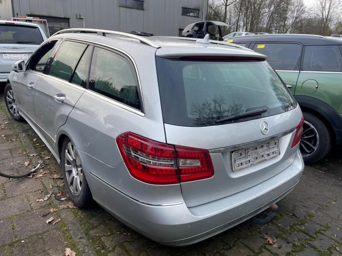 Mercedes E Estate E-250 CDI 16V BlueEfficiency 4-Matic Sloopvoertuig (2012, Zilvergrijs)