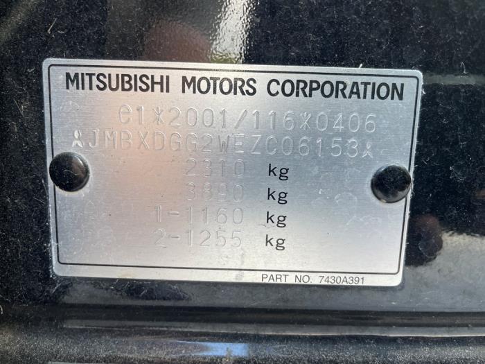 Mitsubishi Outlander 2.0 16V PHEV 4x4 Sloopvoertuig (2014, Zwart)
