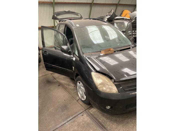 Toyota Corolla Verso 2.0 D-4D 16V 90 Sloopvoertuig (2003, Zwart)