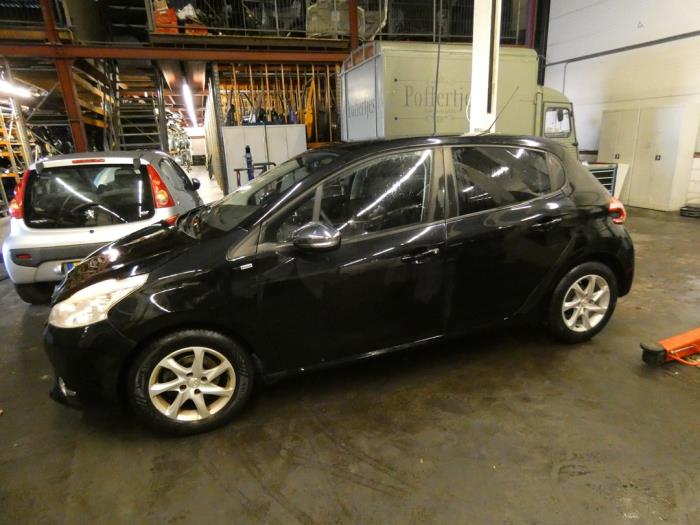 Peugeot 208 I 1.2 Vti 12V PureTech 82 Sloopvoertuig (2014, Zwart)