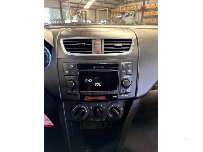 Suzuki Swift 1.2 16V Sloopvoertuig (2015, Zwart)