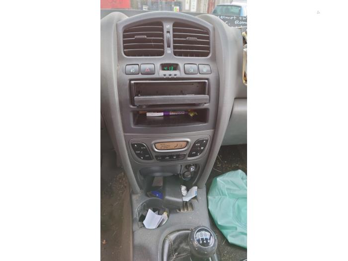 Hyundai Santa Fe I 2.4 16V 4x2 Sloopvoertuig (2006, Zwart)