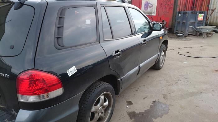 Hyundai Santa Fe I 2.4 16V 4x2 Sloopvoertuig (2006, Zwart)
