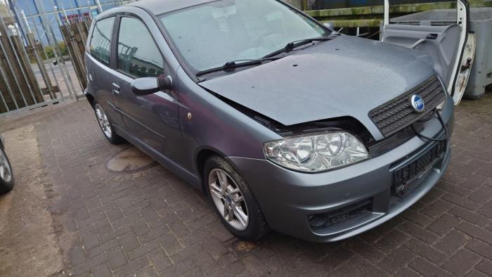 Fiat Punto II 1.4 16V Sloopvoertuig (2004, Grijs)
