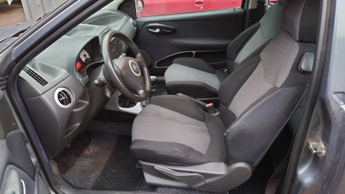 Fiat Punto II 1.4 16V Sloopvoertuig (2004, Grijs)