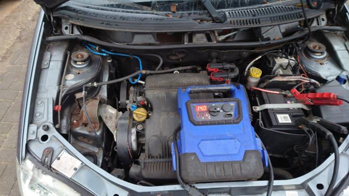 Fiat Punto II 1.4 16V Sloopvoertuig (2004, Grijs)