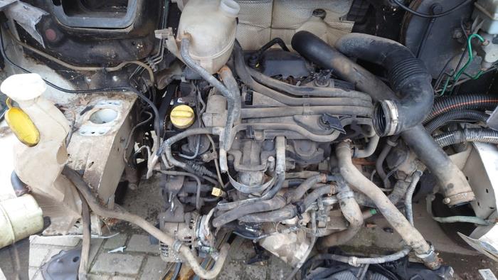 Renault Master II 2.5 dCi 16V 100 Sloopvoertuig (2004, Graniet)