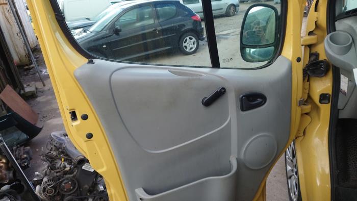 Renault Trafic New 1.9 dCi 82 16V Sloopvoertuig (2003, Graniet)