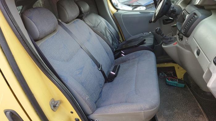 Renault Trafic New 1.9 dCi 82 16V Sloopvoertuig (2003, Graniet)