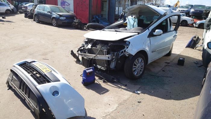 Renault Clio III 1.2 16V TCe 100 Sloopvoertuig (2010, Wit)