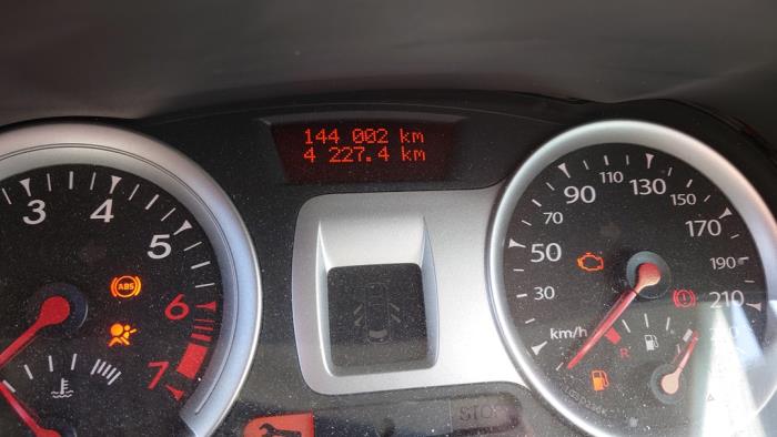 Renault Clio III 1.2 16V TCe 100 Sloopvoertuig (2010, Wit)