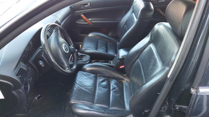 Volkswagen Passat Variant 2.0 Sloopvoertuig (2002, Zwart)