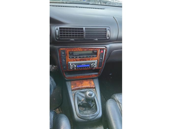 Volkswagen Passat Variant 2.0 Sloopvoertuig (2002, Zwart)