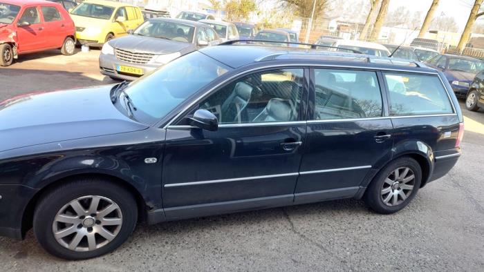 Volkswagen Passat Variant 2.0 Sloopvoertuig (2002, Zwart)
