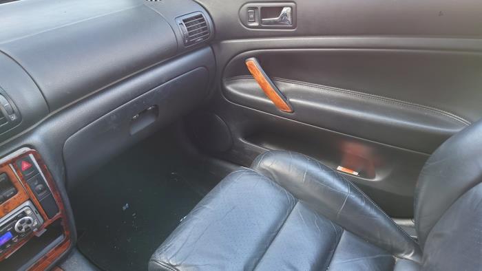 Volkswagen Passat Variant 2.0 Sloopvoertuig (2002, Zwart)