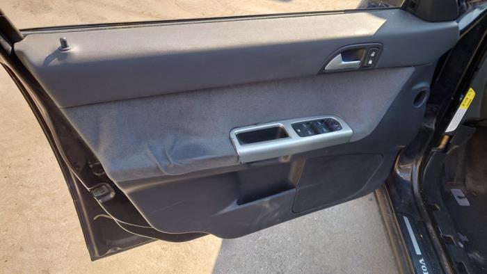 Volvo V50 2.4i 20V Sloopvoertuig (2004, Zwart)