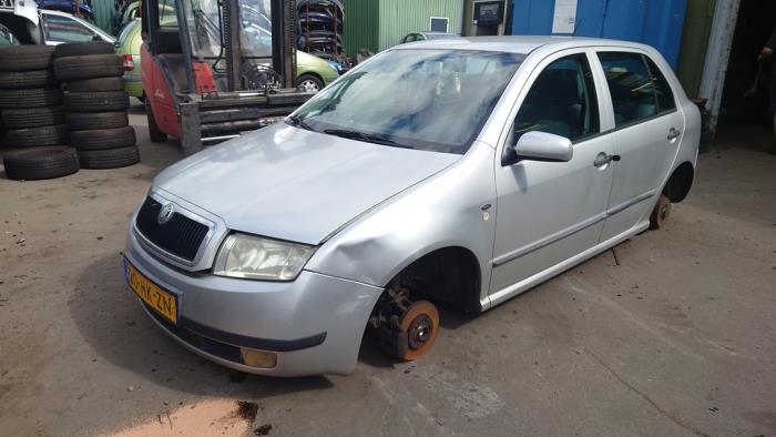 Skoda Fabia 1.4i Sloopvoertuig (2001, Grijs)