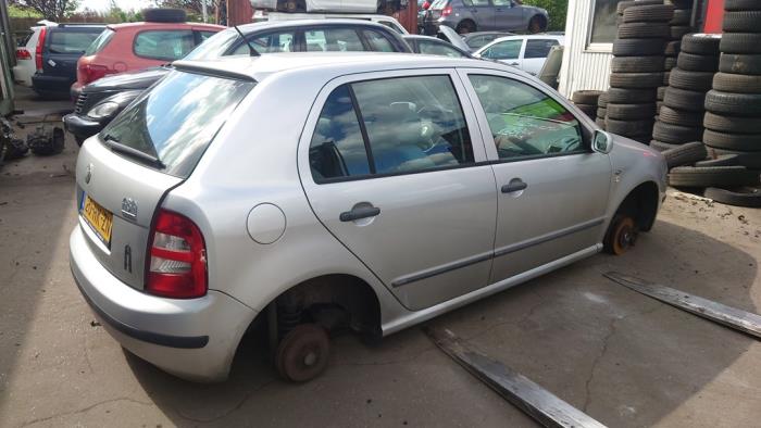 Skoda Fabia 1.4i Sloopvoertuig (2001, Grijs)