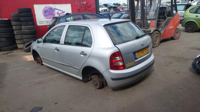 Skoda Fabia 1.4i Sloopvoertuig (2001, Grijs)