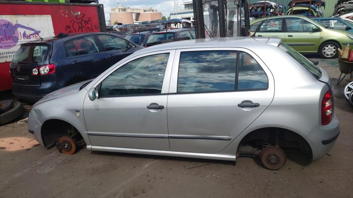 Skoda Fabia 1.4i Sloopvoertuig (2001, Grijs)