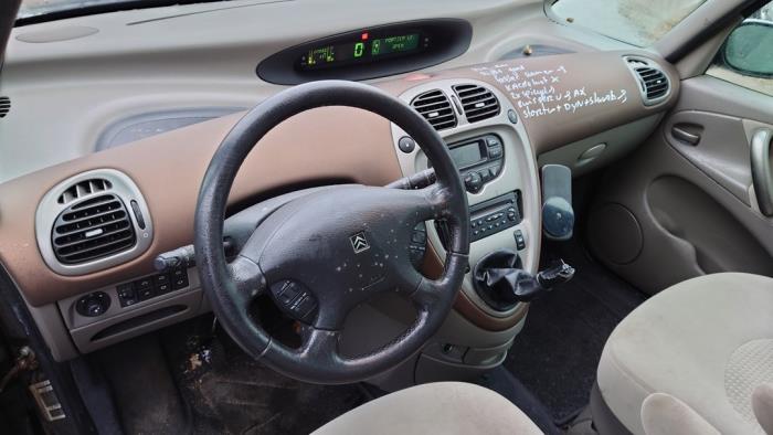 Citroen Xsara Picasso 1.8 16V Sloopvoertuig (2002, Zwart)