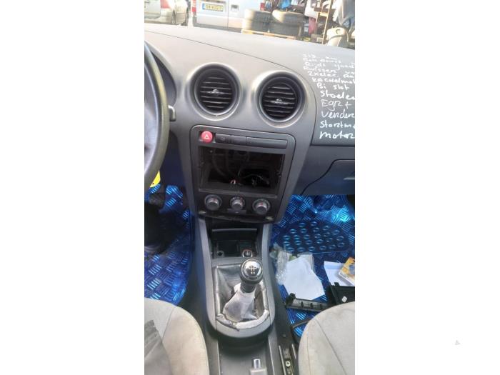 Seat Ibiza III 1.4 16V 75 Sloopvoertuig (2002, Blauw)