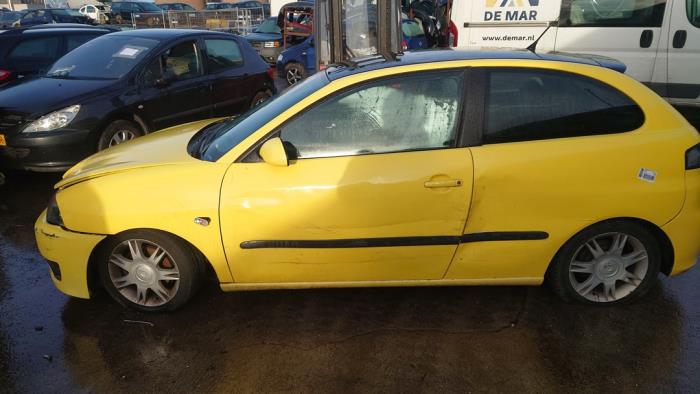 Seat Ibiza III 1.4 16V 75 Sloopvoertuig (2004, Geel)